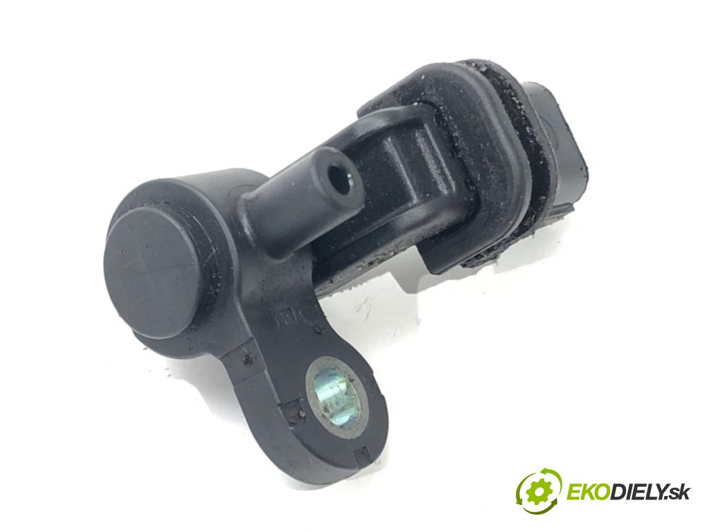 HONDA CIVIC VII Hatchback (EU, EP, EV) 2000 - 2006    1.4 iS (EP1) 66 kW [90 KM] benzyna 2001 - 2005  snímač pozice hřídele klikového  (Snímače polohy kliky, vačky)