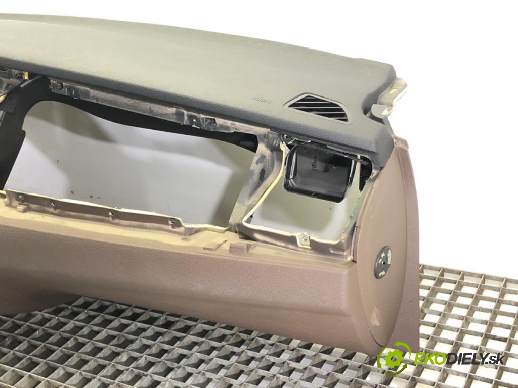 BMW E70 SUV 2012 225 kW xDrive 40 d 2993 palubní doska silenbloku ZÁVĚSY PÁSY: