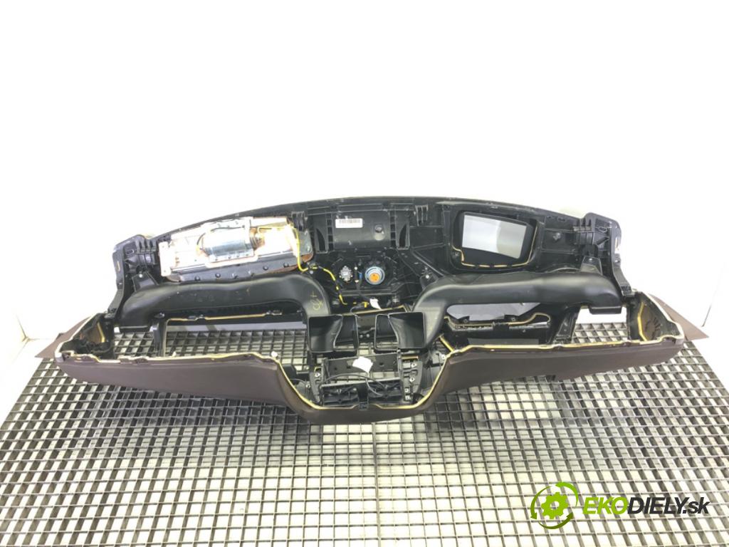 BMW E70 SUV 2012 225 kW xDrive 40 d 2993 palubní doska silenbloku ZÁVĚSY PÁSY: