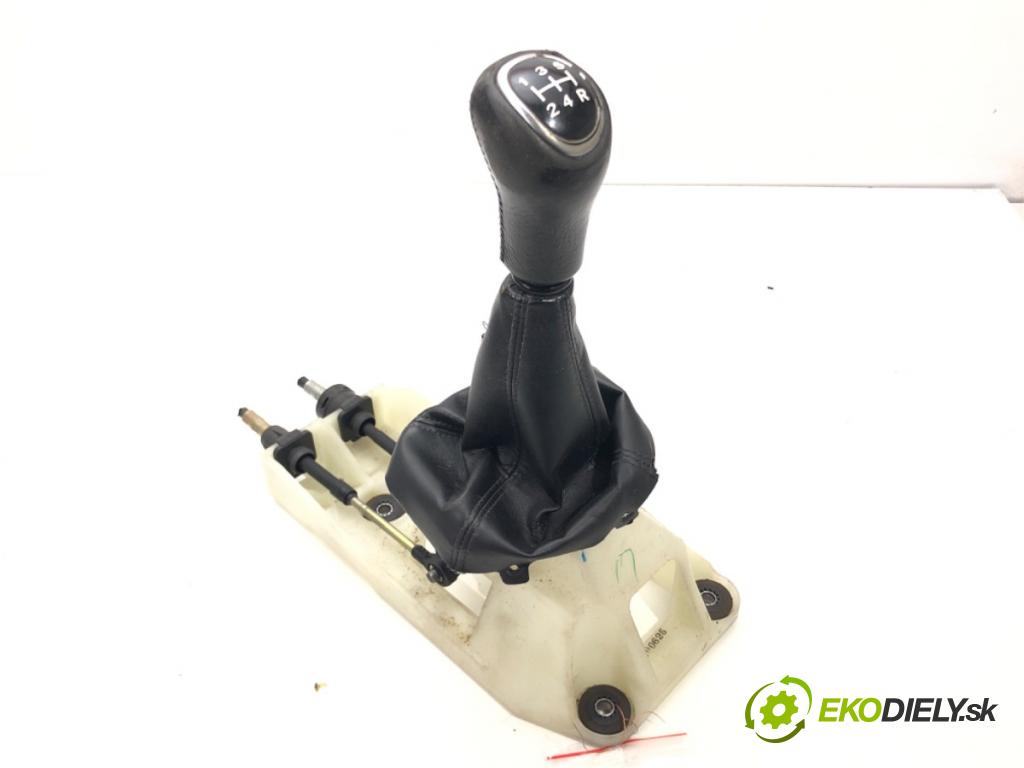 MITSUBISHI OUTLANDER I (CU_W) 2001 - 2008    2.0 (CU2W) 100 kW [136 KM] benzyna 2003 - 2006  Kulisa  (Rýchlostné páky / kulisy)