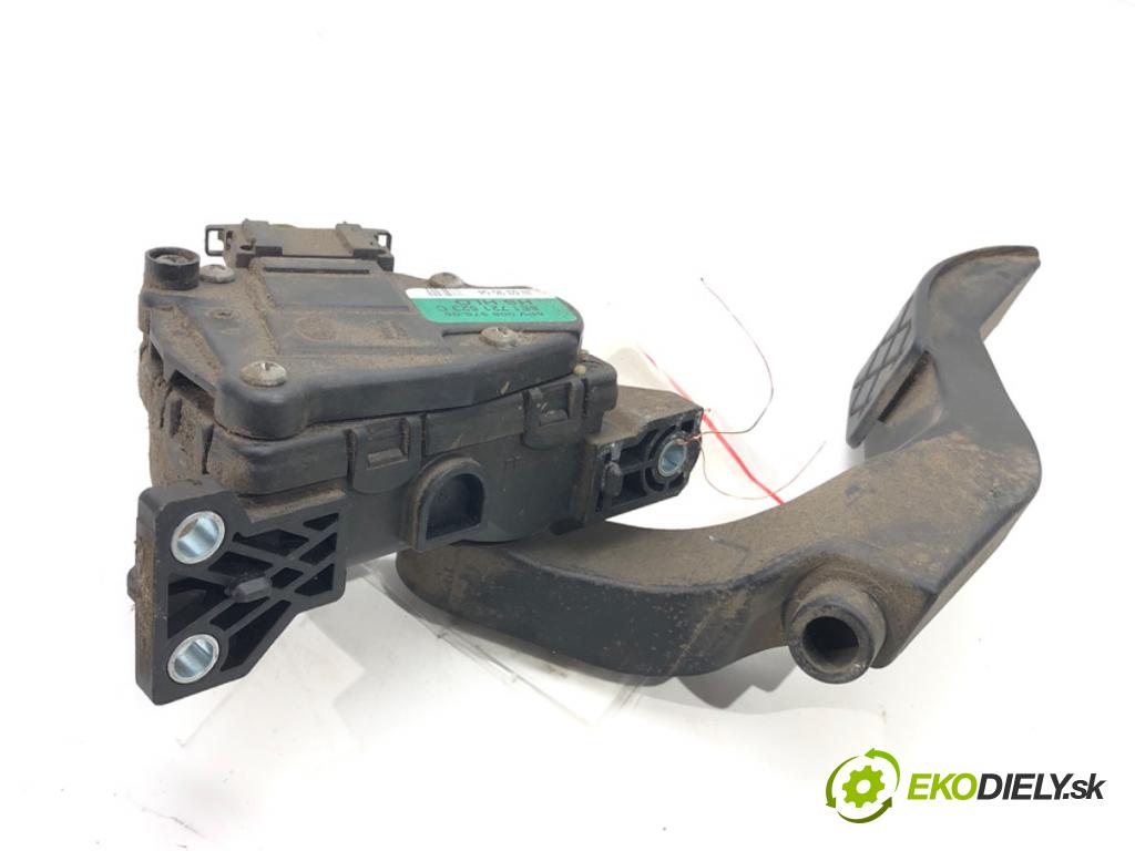 AUDI A4 B6 (8E2) 2000 - 2005    2.0 96 kW [130 KM] benzyna 2000 - 2004  Potenciometer plynového pedálu 8E1721523C (Pedále)