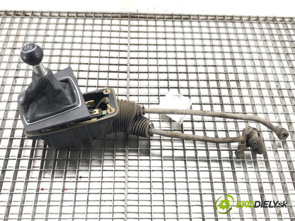 AUDI A4 B6 (8E2) 2000 - 2005    2.0 96 kW [130 KM] benzyna 2000 - 2004  Kulisa  (Rýchlostné páky / kulisy)