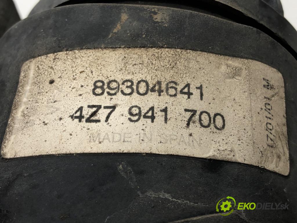 AUDI ALLROAD C5 (4BH) 2000 - 2005    2.5 TDI quattro 132 kW [180 KM] olej napędowy 2000  hmlové svetlo, hmlovka pravý přední část 4Z7941700