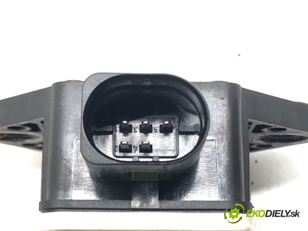 AUDI A6 C6 Avant (4F5) 2004 - 2011    2.7 TDI 132 kW [180 KM] olej napędowy 2005 - 2008  snímač ESP 4F0907637A