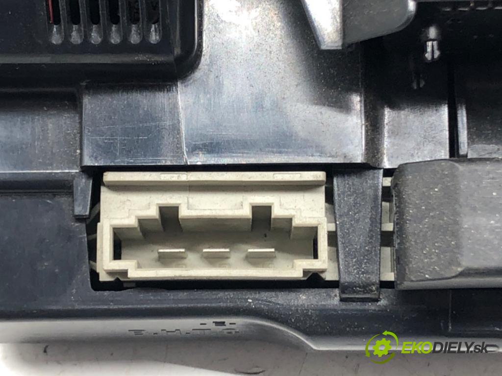AUDI A6 C6 Avant (4F5) 2004 - 2011    2.7 TDI 132 kW [180 KM] olej napędowy 2005 - 2008  Panel ovládania kúrenia 4F1820043AF (Prepínače, spínače, tlačidlá a ovládače kúrenia)