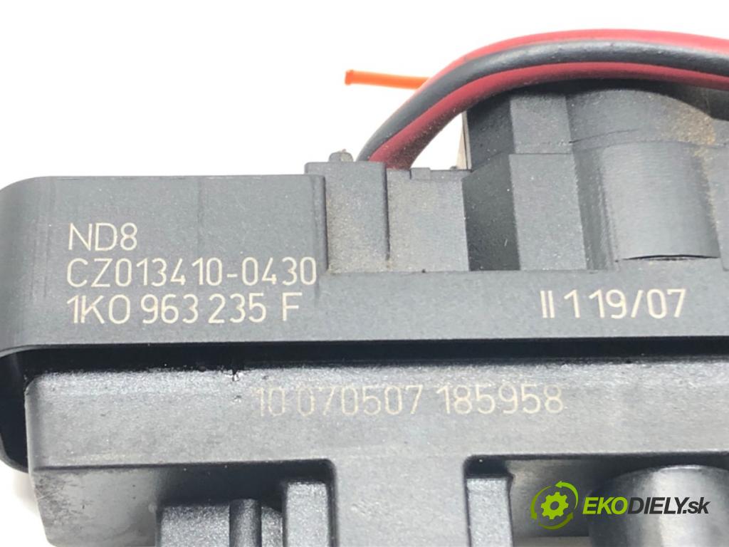 VW GOLF V (1K1) 2003 - 2010    1.9 TDI 77 kW [105 KM] olej napędowy 2003 - 2008  Výhrevné teleso, radiátor kúrenia elektrická 1K0963235F (Radiátory kúrenia)