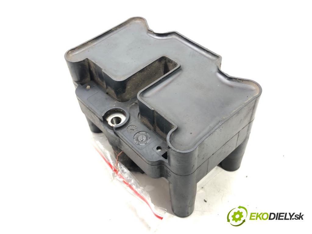 SKODA OCTAVIA I (1U2) 1996 - 2010    1.6 75 kW [102 KM] benzyna 2000 - 2010  Cievka zapaľovacia 032905106E (Zapaľovacie cievky, moduly)