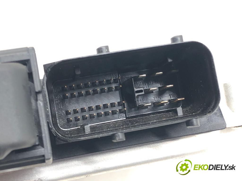 AUDI ALLROAD C5 (4BH) 2000 - 2005    2.5 TDI quattro 132 kW [180 KM] olej napędowy 2000  riadiaca jednotka Motor 0281010445 427907401A (Riadiace jednotky)