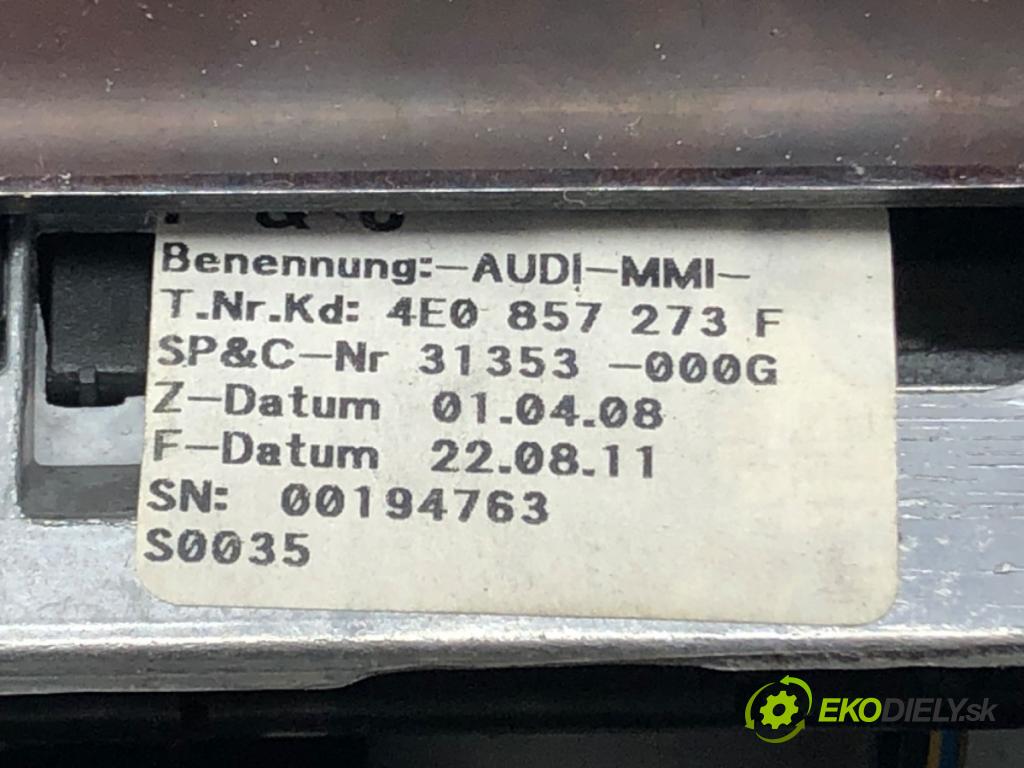 AUDI A8 D3 (4E2, 4E8) 2002 - 2010    3.0 TDI quattro 171 kW [233 KM] olej napędowy 2003  Dislpej 4E0857273F (Prístrojové dosky, displeje)