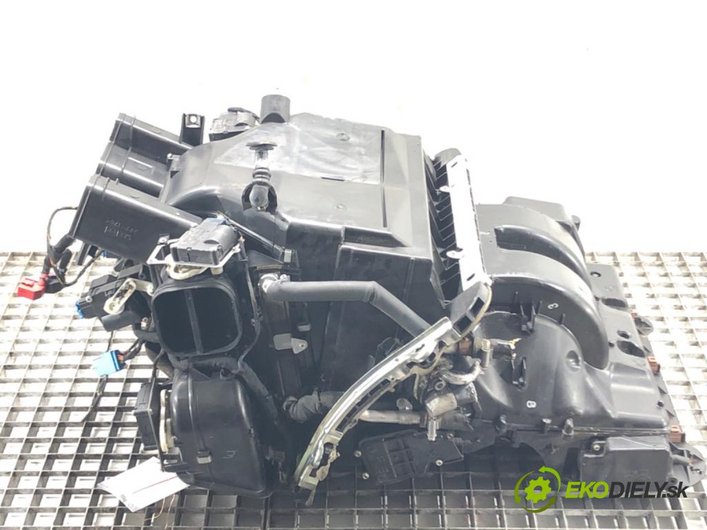 AUDI A8 D3 (4E2, 4E8) 2002 - 2010    3.0 TDI quattro 171 kW [233 KM] olej napędowy 2003  topné těleso radiátor topení komplet KOMBAJN 4E0820003P (Radiátory topení)