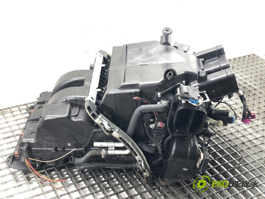 AUDI A8 D3 (4E2, 4E8) 2002 - 2010    3.0 TDI quattro 171 kW [233 KM] olej napędowy 2003  Výhrevné teleso, radiátor kúrenia komplet KOMBAJN 4E0820003P (Radiátory kúrenia)