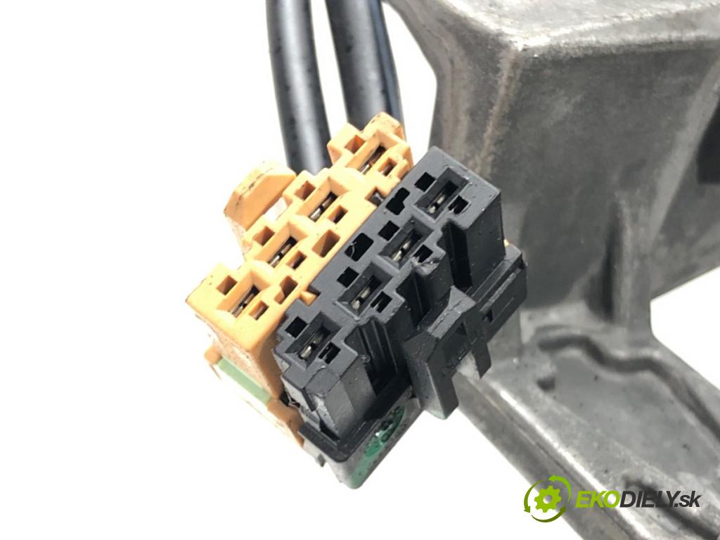 AUDI A8 D3 (4E2, 4E8) 2002 - 2010    3.0 TDI quattro 171 kW [233 KM] olej napędowy 2003  Hriadeľ, tyč volantu 4E0419512E (Tyče riadenia (volantu))