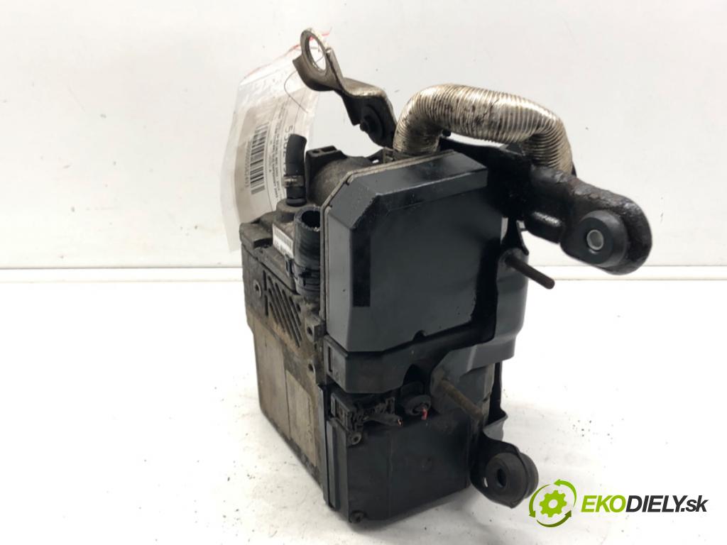 AUDI A8 D3 (4E2, 4E8) 2002 - 2010    3.0 TDI quattro 171 kW [233 KM] olej napędowy 2003  Webasto  (Webasto ohřívače)