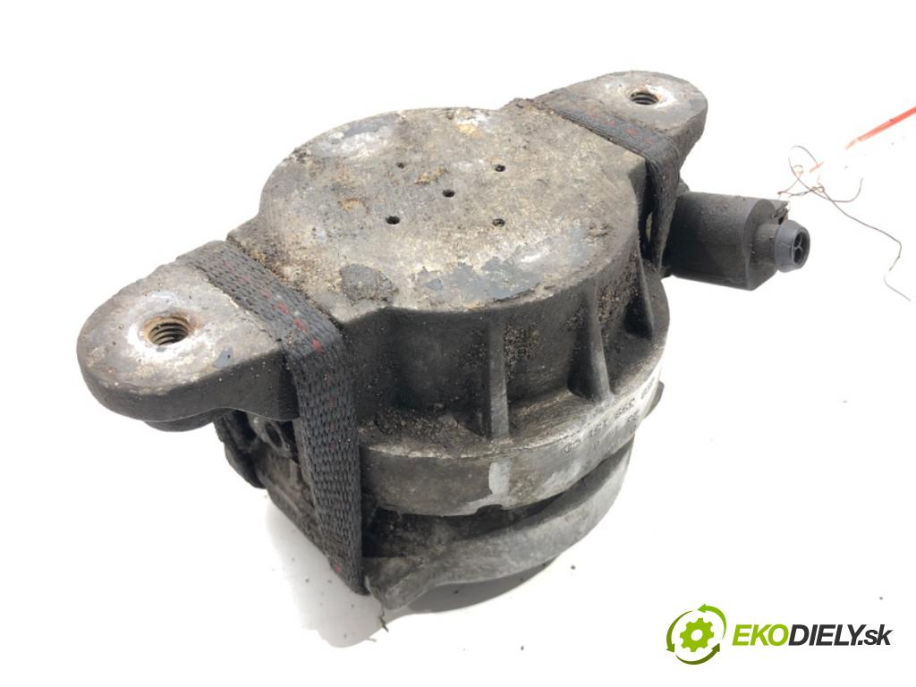 AUDI A8 D3 (4E2, 4E8) 2002 - 2010    3.0 TDI quattro 171 kW [233 KM] olej napędowy 2003  AirBag Motor 4E0399151CD (Držiaky motora)