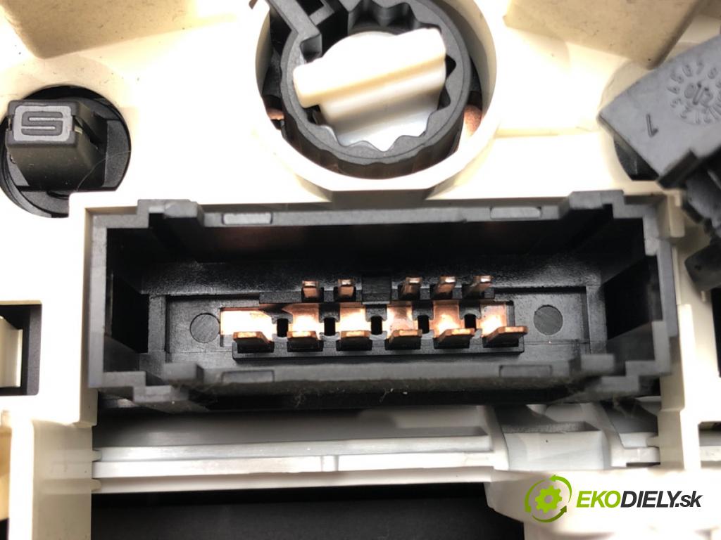 CITROEN C3 I (FC_, FN_) 2002 - 2022    1.1 i 44 kW [60 KM] benzyna 2002 - 2022  Panel ovládania kúrenia F664477S (Prepínače, spínače, tlačidlá a ovládače kúrenia)