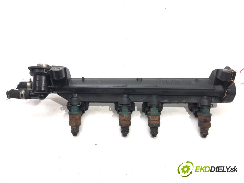 SEAT LEON (1M1) 1999 - 2006    1.6 74 kW [100 KM] benzyna 1999 - 2006  Lišta vstrekovacia 037906031AA (Vstrekovacie lišty)