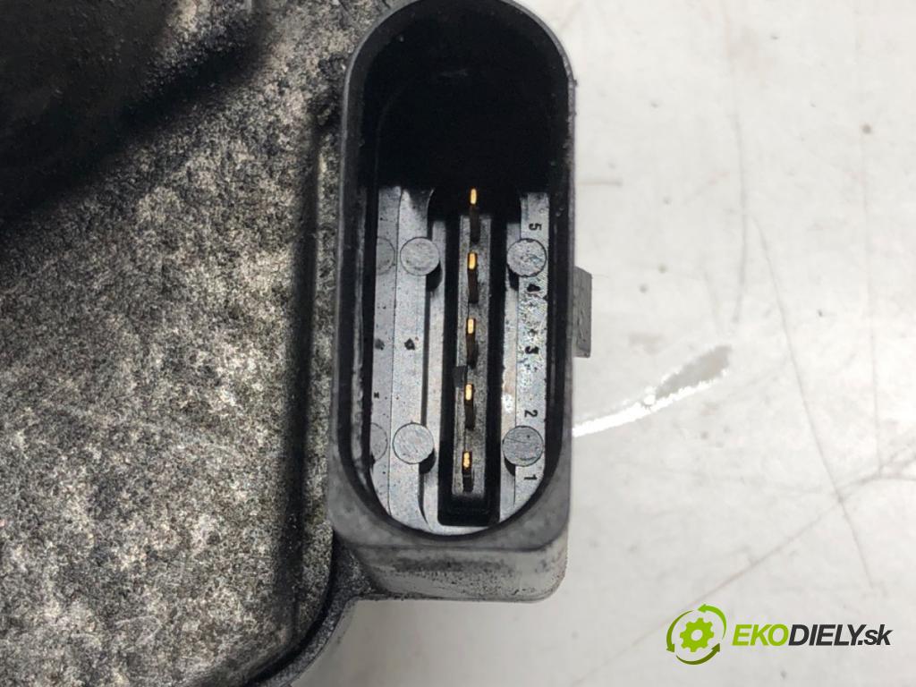 SKODA OCTAVIA II Combi (1Z5) 2004 - 2013    2.0 TDI 103 kW [140 KM] olej napędowy 2005 - 2010  Škrtiaca klapka 03G128063M (Škrtiace klapky)