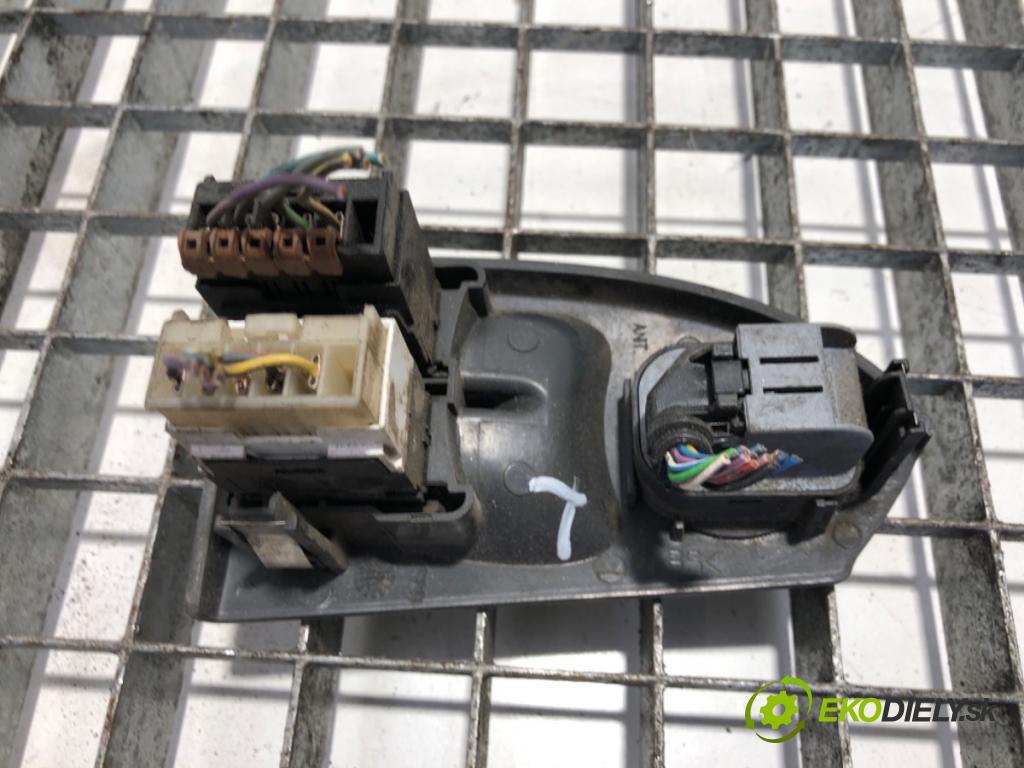 CITROEN JUMPER Autobus (244, Z_) 2002 - 2022    2.2 HDi 74 kW [101 KM] olej napędowy 2002 - 2022  Prepínač okien  (Prepínače, spínače, tlačidlá a ovládače kúrenia)
