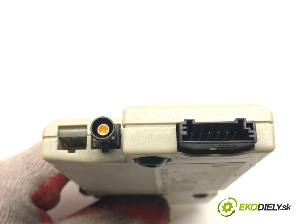 BMW 7 (F01, F02, F03, F04) 2008 - 2015    750 i, Li 300 kW [408 KM] benzyna 2008 - 2012  Zosilňovač Antenní: 9200452 (Zosilňovače)