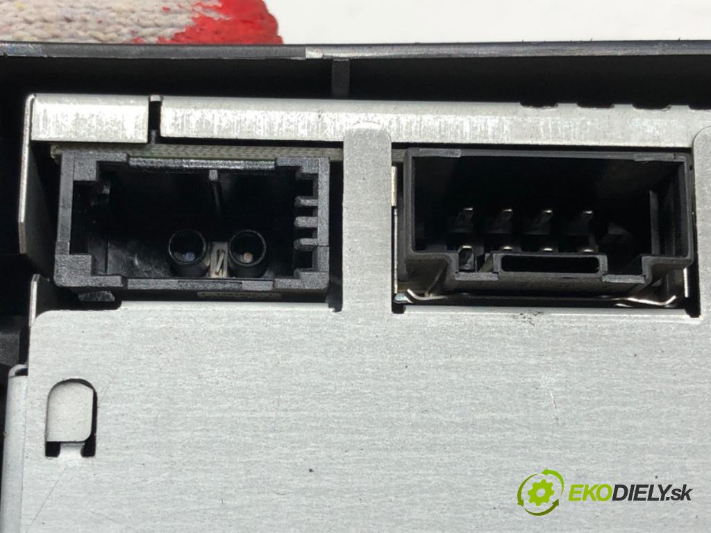 AUDI A8 D3 (4E2, 4E8) 2002 - 2010    4.0 TDI quattro 202 kW [275 KM] olej napędowy 2003  čítač navigácie 4E0919977 (Ostatné)