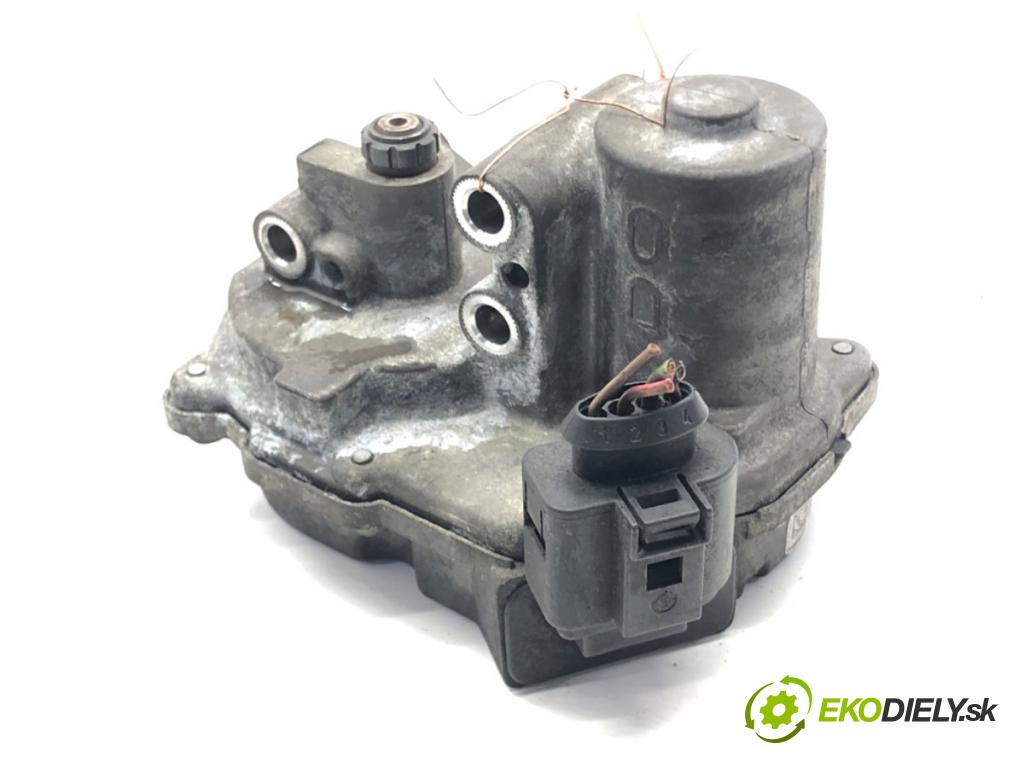 AUDI A8 D3 (4E2, 4E8) 2002 - 2010    4.0 TDI quattro 202 kW [275 KM] olej napędowy 2003  nastavovač svod, potrubí  (Ostatní)