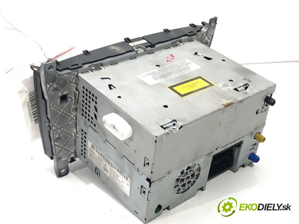 MERCEDES-BENZ KLASA C (W203) 2000 - 2007    C 200 CDI (203.007) 90 kW [122 KM] olej napędowy 2  RADIO A2038703489 (Audio zariadenia)