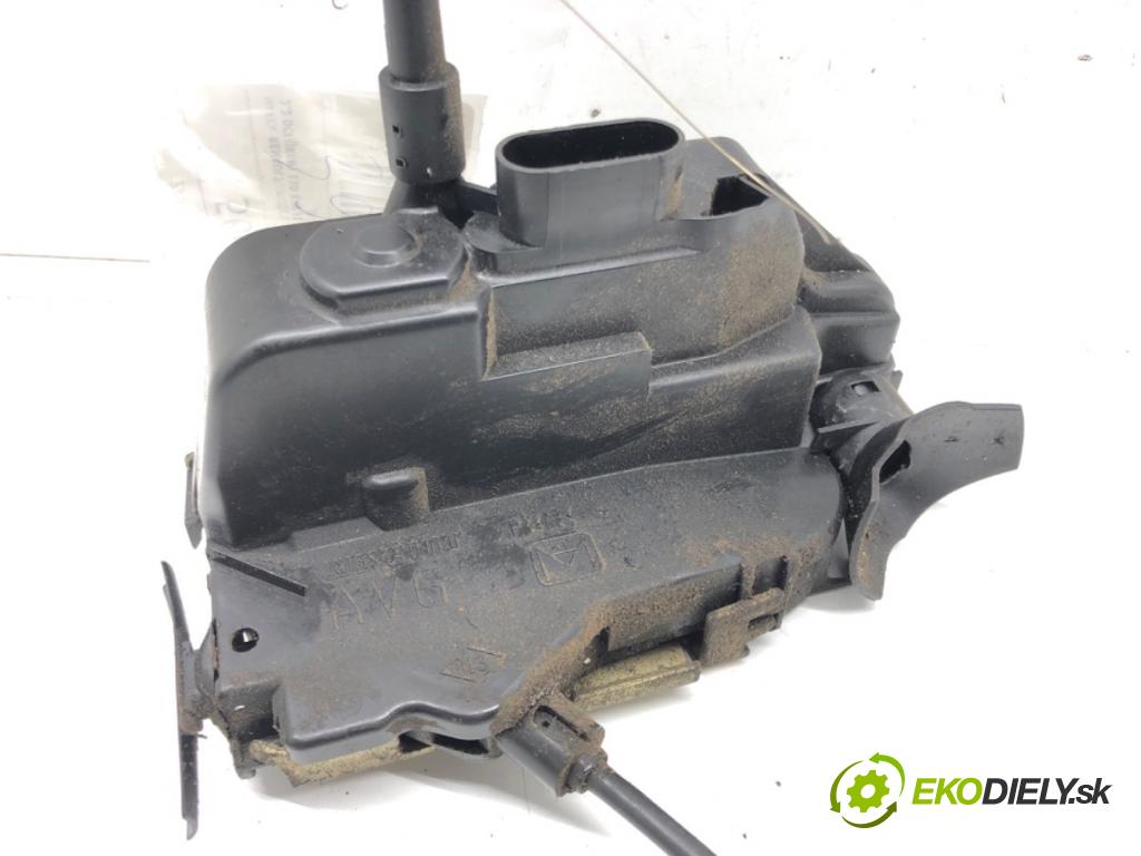 RENAULT ESPACE IV (JK0/1_) 2002 - 2022    2.2 dCi (JK0H) 110 kW [150 KM] olej napędowy 2002   zámok dveře levý přední část