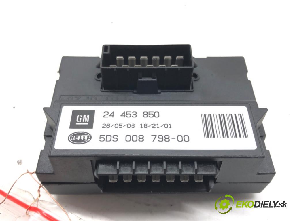 OPEL ZAFIRA B Nadwozie pełne/minivan (A05) 2005 - 2015    1.8 VAN (M75) 103 kW [140 KM] benzyna 2005 - 2015  Modul ťažného oka 24453850 (Ostatné)