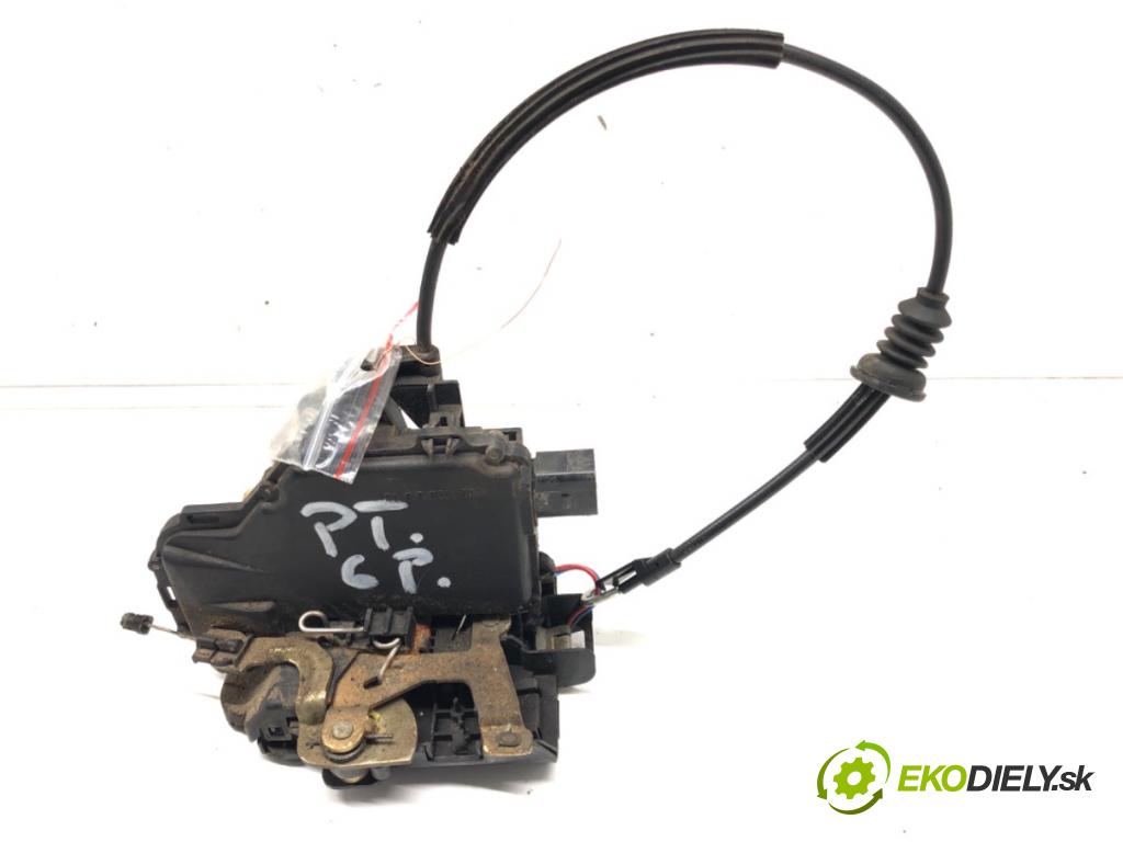 VW BORA I (1J2) 1998 - 2013    2.0 85 kW [115 KM] benzyna 1998 - 2013  zámok dveře pravý zadní část 