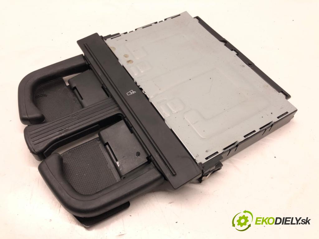 VW BORA I (1J2) 1998 - 2013    2.0 85 kW [115 KM] benzyna 1998 - 2013  Držiak na nápoje  (Úchyty, držiaky na nápoje)