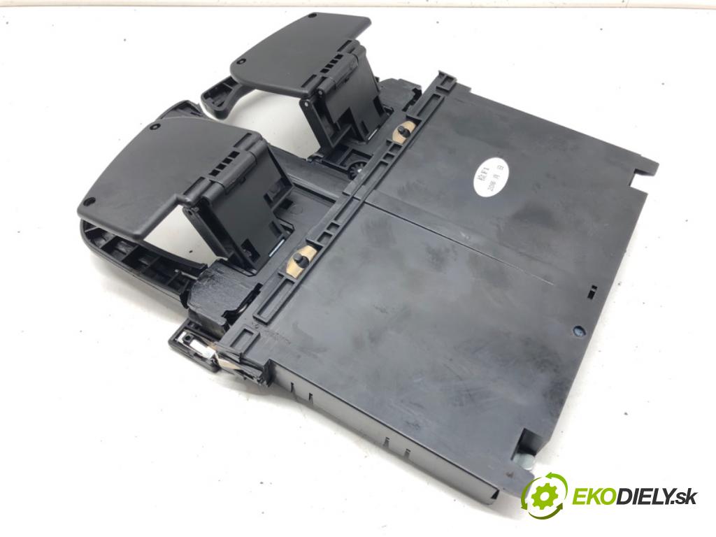 VW BORA I (1J2) 1998 - 2013    2.0 85 kW [115 KM] benzyna 1998 - 2013  Držiak na nápoje  (Úchyty, držiaky na nápoje)