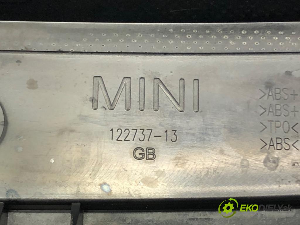 MINI MINI (R56) 2005 - 2014    One 72 kW [98 KM] benzyna 2010 - 2013  Palubná doska silentbloku ZÁBORY: pasy