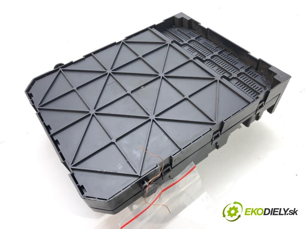 CITROEN C4 I (LC_) 2004 - 2014    1.6 16V 80 kW [109 KM] benzyna 2004 - 2011  modul BSI 9663798580 (Pojistkové skříňky)