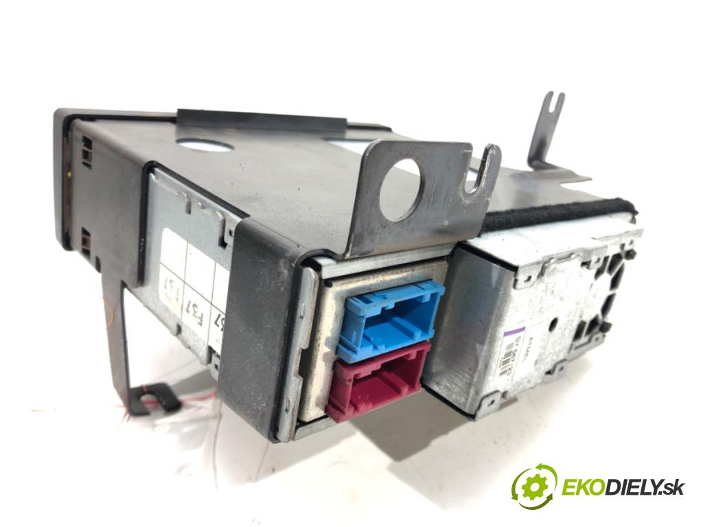 BMW 5 (E39) 1995 - 2003    525 tds 105 kW [143 KM] olej napędowy 1996 - 2003  CZYTNIK navigace 4105062 (Ostatní)