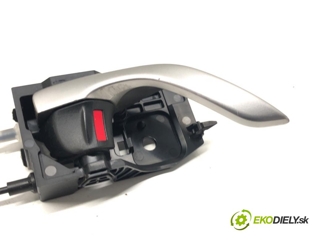 MAZDA 3 (BM, BN) 2013 - 2022    2.0 88 kW [120 KM] benzyna 2013 - 2022  zámok dveře pravý zadní část