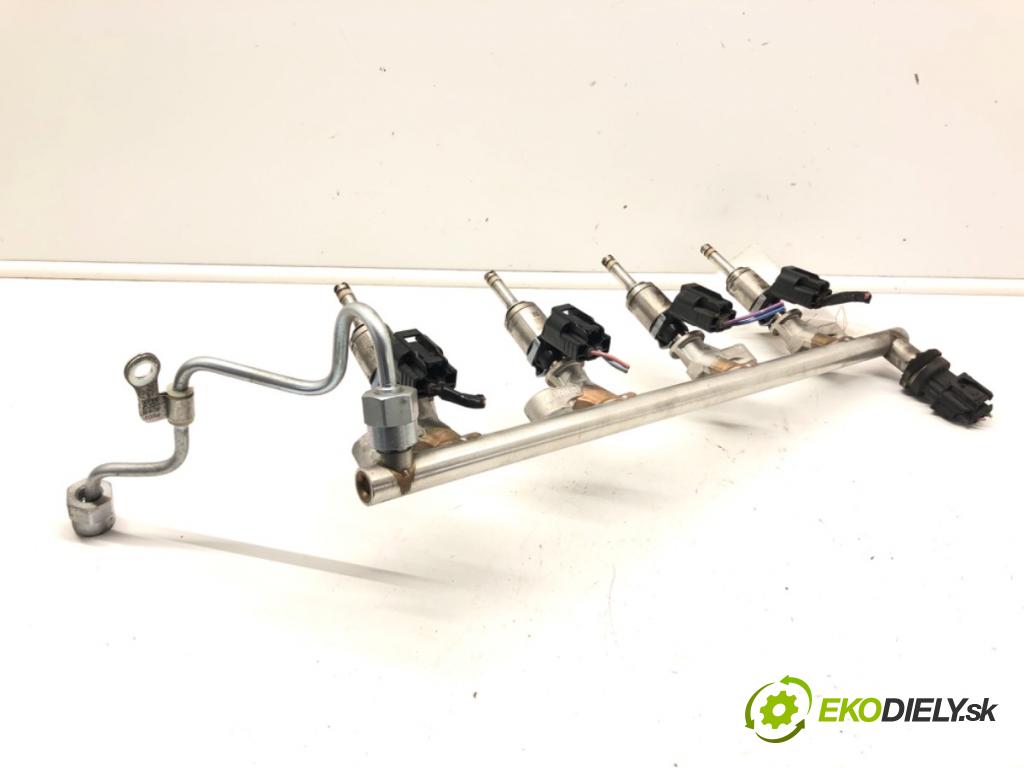 MAZDA 3 (BM, BN) 2013 - 2022    2.0 88 kW [120 KM] benzyna 2013 - 2022  Lišta vstrekovacia PE0113250B (Vstrekovacie lišty)