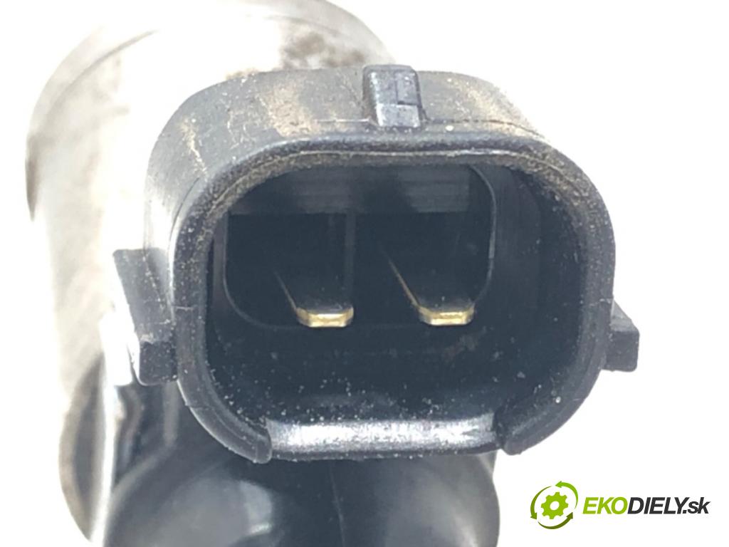 MAZDA 3 (BM, BN) 2013 - 2022    2.0 88 kW [120 KM] benzyna 2013 - 2022  Lišta vstrekovacia PE0113250B (Vstrekovacie lišty)