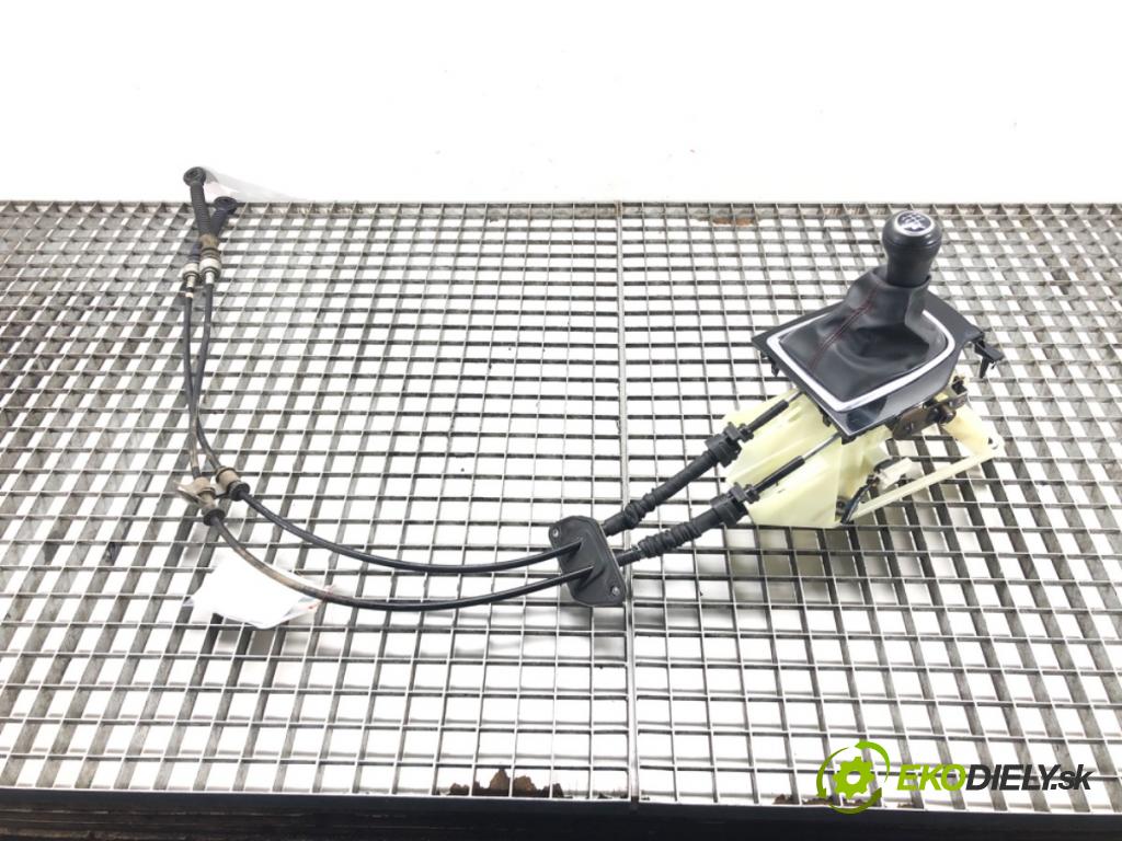 MAZDA 3 (BM, BN) 2013 - 2022    2.0 88 kW [120 KM] benzyna 2013 - 2022  Kulisa KE40B (Rýchlostné páky / kulisy)