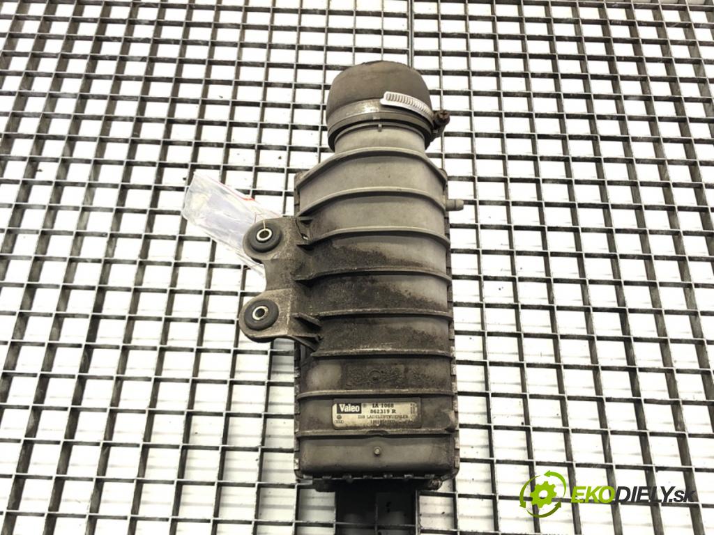 AUDI A3 (8L1) 1996 - 2006    1.8 T 110 kW [150 KM] benzyna 1996 - 2003  intercooler 1J0145805D (Chladiče nasávaného vzduchu (intercoolery))