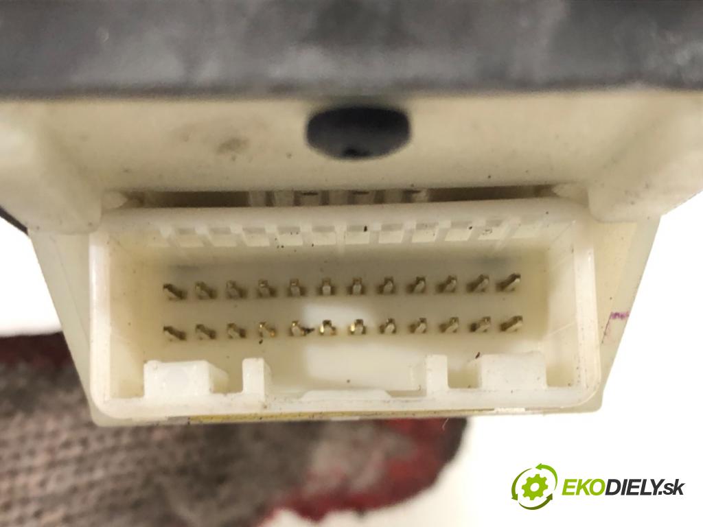 TOYOTA AVENSIS Kombi (_T25_) 2003 - 2008    2.0 D-4D (ADT250_) 93 kW [126 KM] olej napędowy 20  Prepínač okien 84820-05100 (Prepínače, spínače, tlačidlá a ovládače kúrenia)