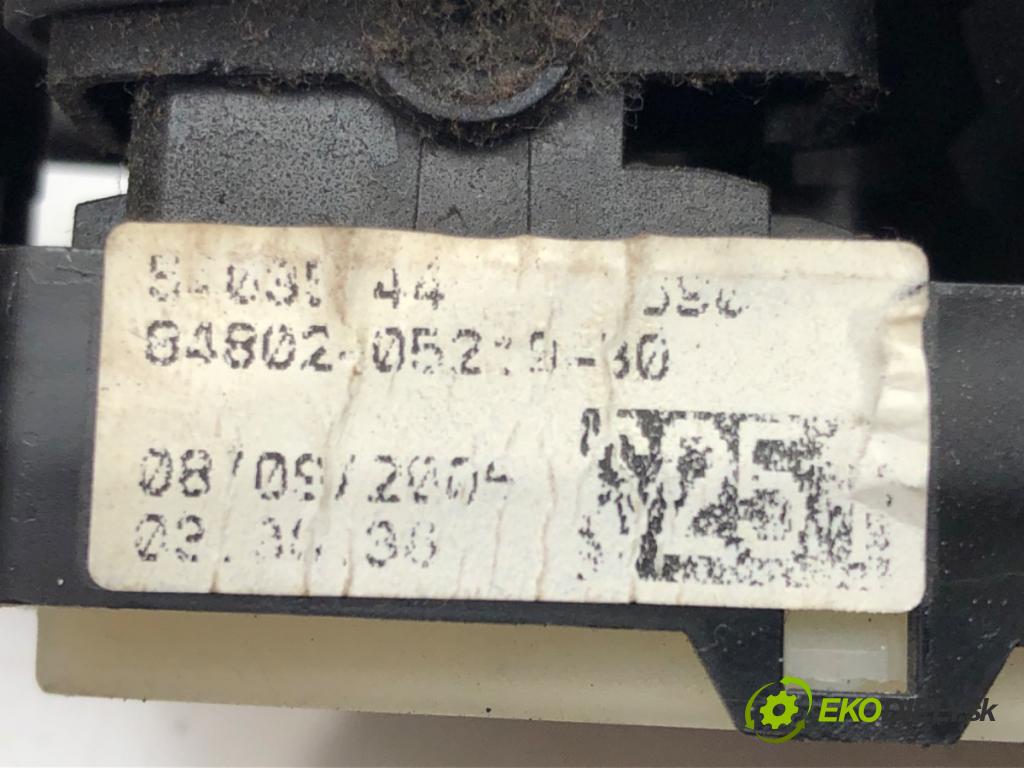 TOYOTA AVENSIS Kombi (_T25_) 2003 - 2008    2.0 D-4D (ADT250_) 93 kW [126 KM] olej napędowy 20  Prepínač okien 84820-05100 (Prepínače, spínače, tlačidlá a ovládače kúrenia)