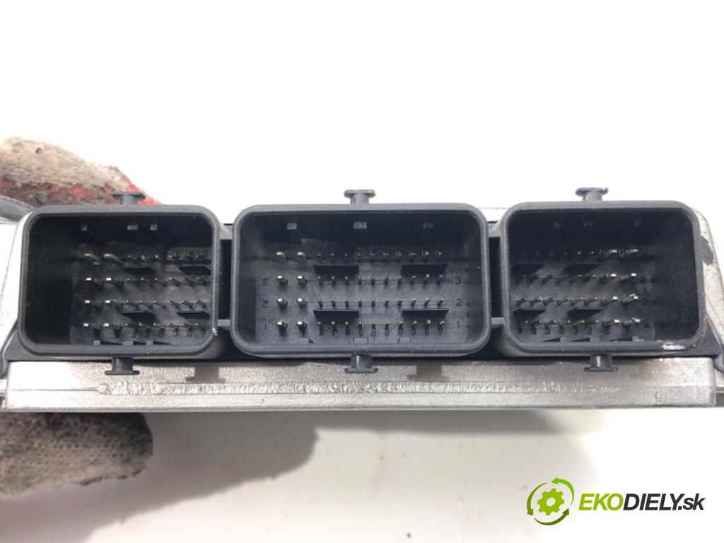 CITROEN C5 I (DC_) 2001 - 2005    2.0 16V (DCRFNC, DCRFNF) 100 kW [136 KM] benzyna 2  riadiaca jednotka Motor 9649410080 (Riadiace jednotky)