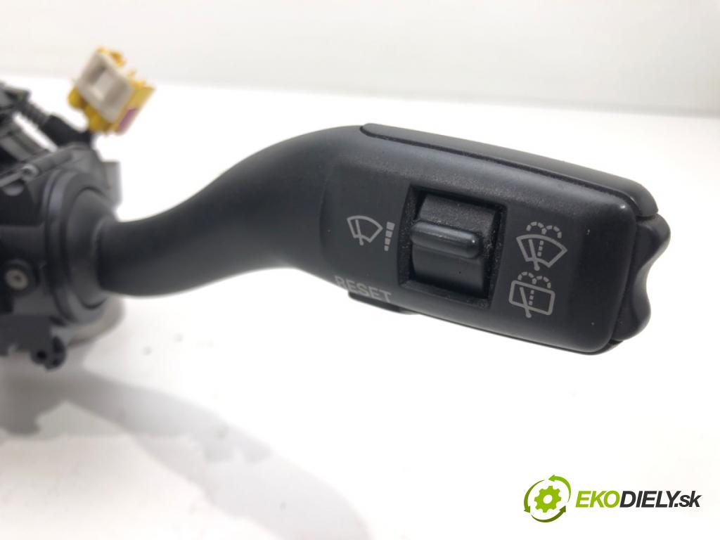 AUDI A6 C6 Avant (4F5) 2004 - 2011    2.0 TDI 100 kW [136 KM] olej napędowy 2005 - 2011  přepínač kombinovaný 4F0953549A (Ovládaní topení a přepínače)