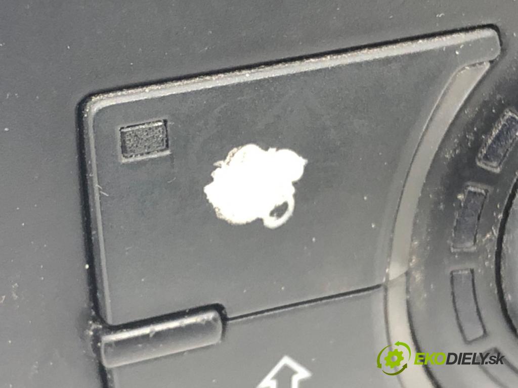 AUDI A6 C6 Avant (4F5) 2004 - 2011    2.0 TDI 100 kW [136 KM] olej napędowy 2005 - 2011  Panel ovládania kúrenia 4F1820043AG (Prepínače, spínače, tlačidlá a ovládače kúrenia)