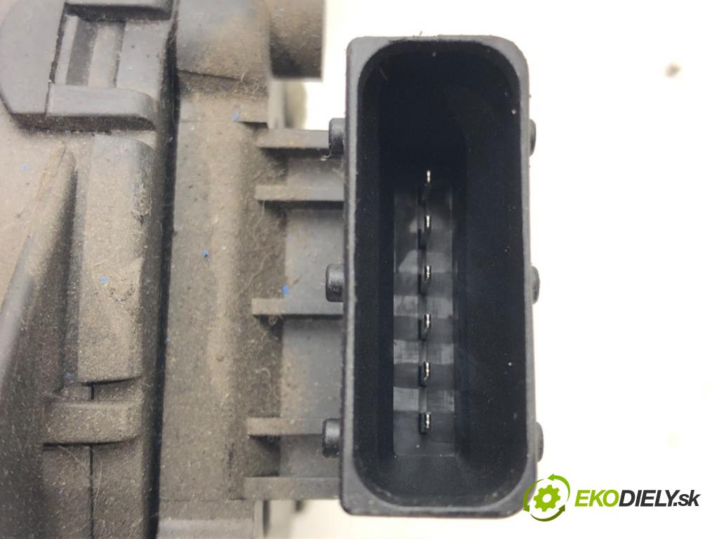 OPEL ASTRA G coupe (T98) 2000 - 2005    2.2 16V (F07) 108 kW [147 KM] benzyna 2000 - 2005  Potenciometer plynového pedálu 9157998BK (Pedále)