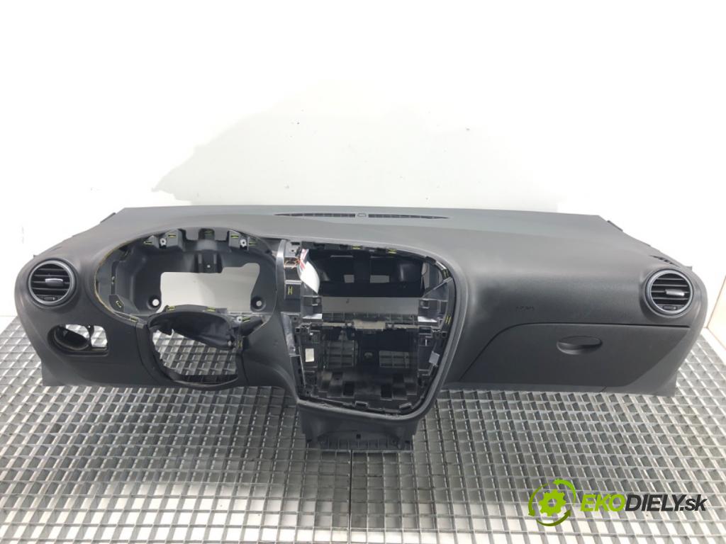 SEAT LEON (1P1) 2005 - 2013    1.9 TDI 77 kW [105 KM] olej napędowy 2005 - 2010  Palubná doska silentbloku pasy 1P0880204A