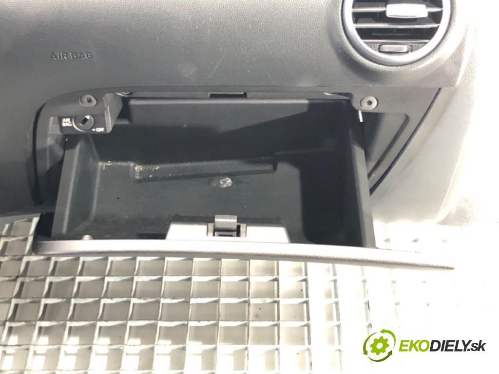 SEAT LEON (1P1) 2005 - 2013    1.9 TDI 77 kW [105 KM] olej napędowy 2005 - 2010  Palubná doska silentbloku pasy 1P0880204A