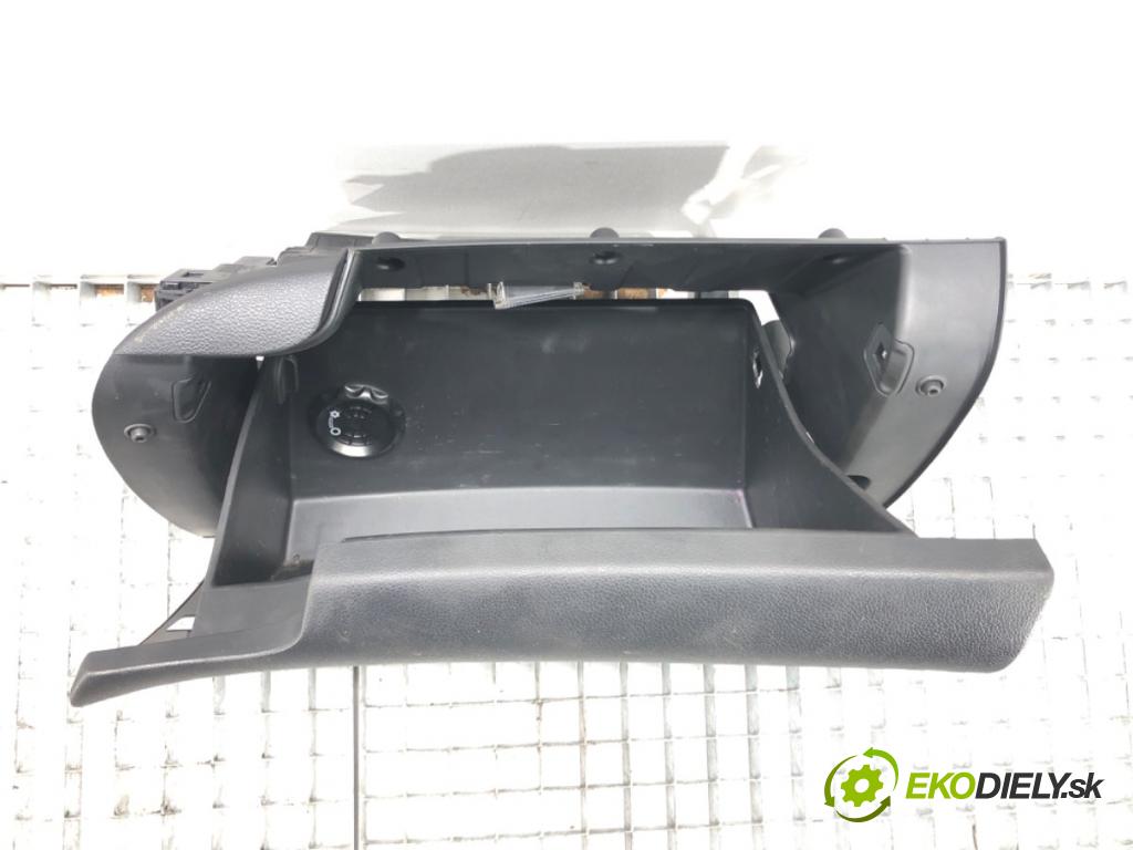 KIA CEED (JD) 2012 - 2018    1.6 CRDi 110 81 kW [110 KM] olej napędowy 2012 - 2018  Priehradka, kastlík spolujazdca  (Priehradky, kastlíky)