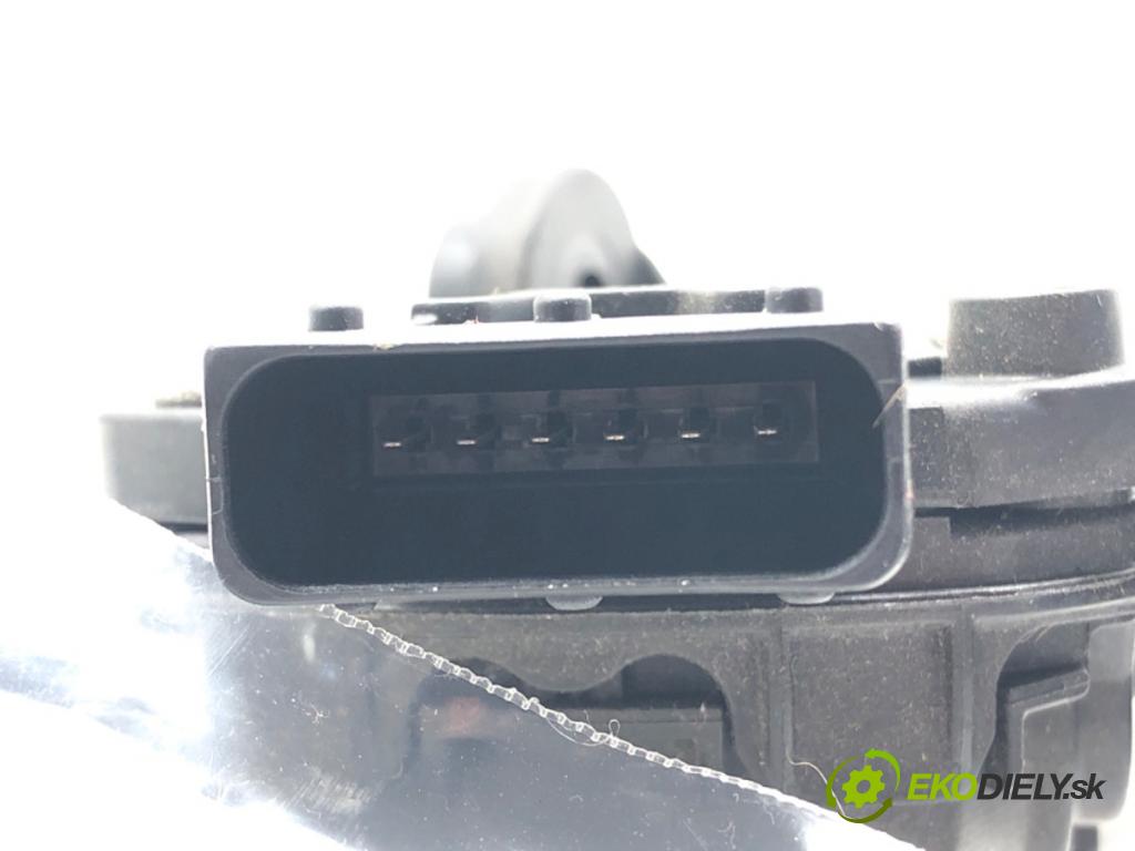 KIA CEED (JD) 2012 - 2018    1.6 CRDi 110 81 kW [110 KM] olej napędowy 2012 - 2  Potenciometer plynového pedálu 32700A6100 (Pedále)