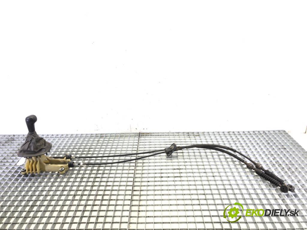 VOLVO S70 (874) 1996 - 2000    2.4 Turbo 142 kW [193 KM] benzyna 1997 - 2000  Kulisa  (Rýchlostné páky / kulisy)